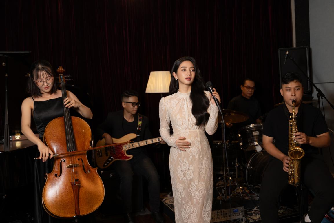 Ca sĩ Thùy Anh, Ngọc Sơn