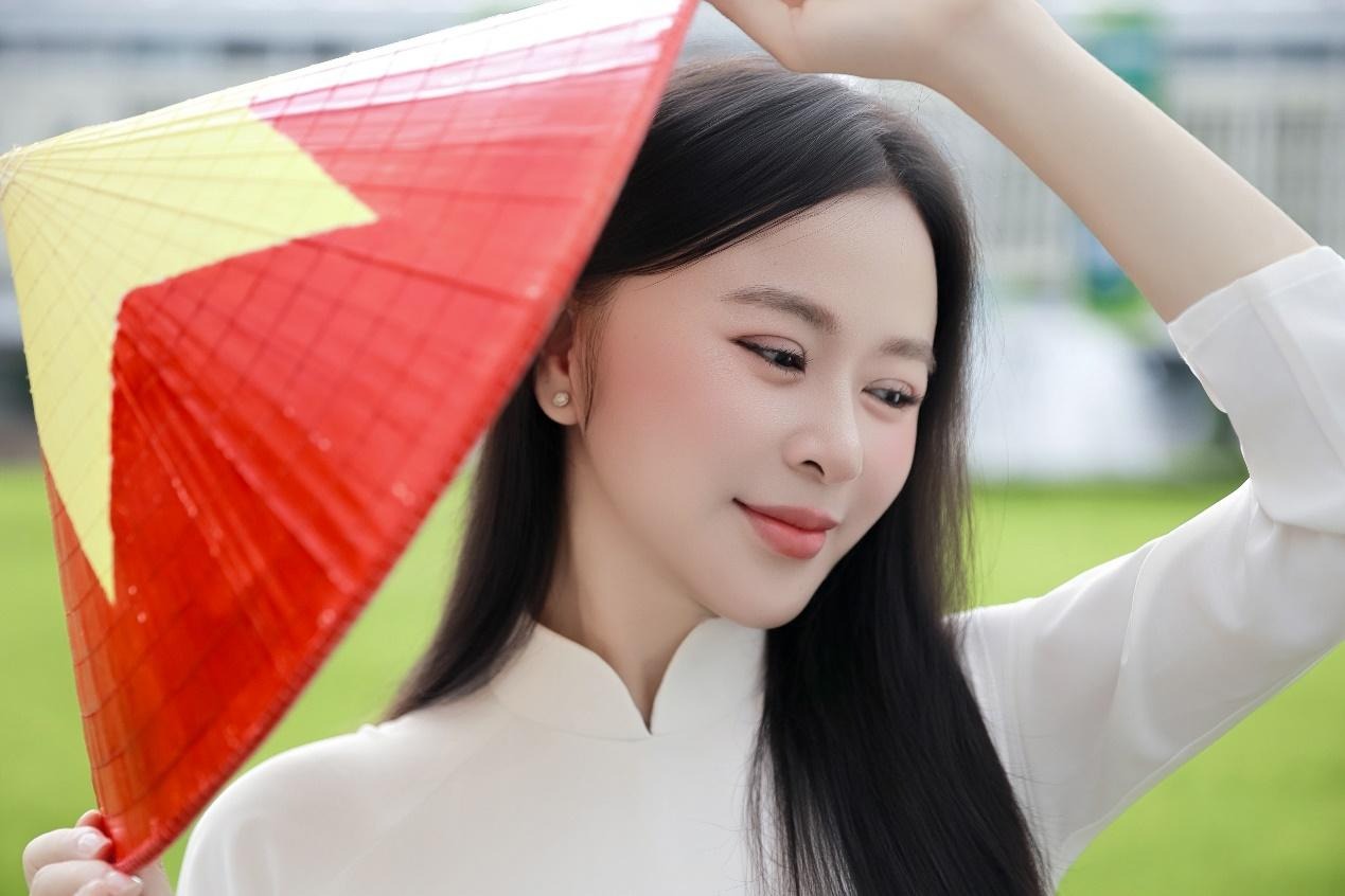 image001-ngoisaovn-w1269-h846 4 ANNIE Nguyễn, Hoa Hậu ANNIE Nguyễn