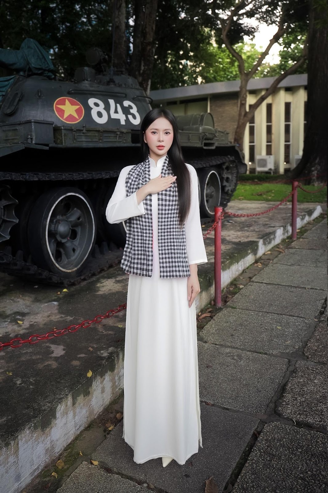 image003-ngoisaovn-w1066-h1600 3 ANNIE Nguyễn, Hoa Hậu ANNIE Nguyễn