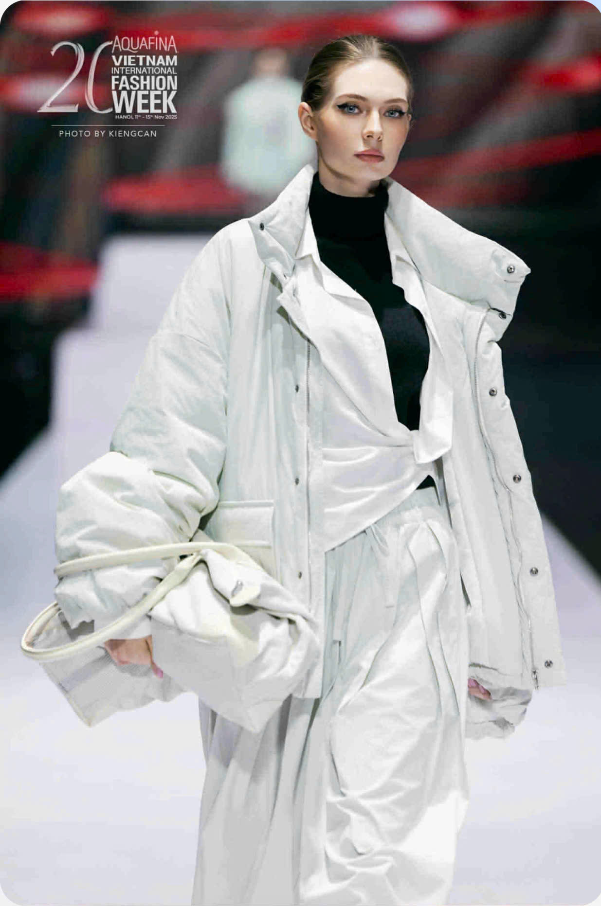 image005-ngoisaovn-w1235-h1863 3 Angelina Lisica, Aquafina Vietnam International Fashion Week 2025