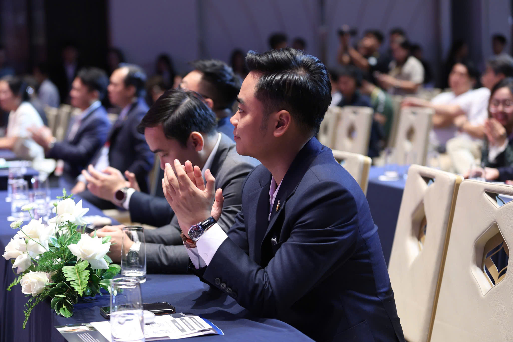 z7223691946249_9afdef470da6844a6d2b0d8e8213df93-ngoisaovn-w2048-h1365 3