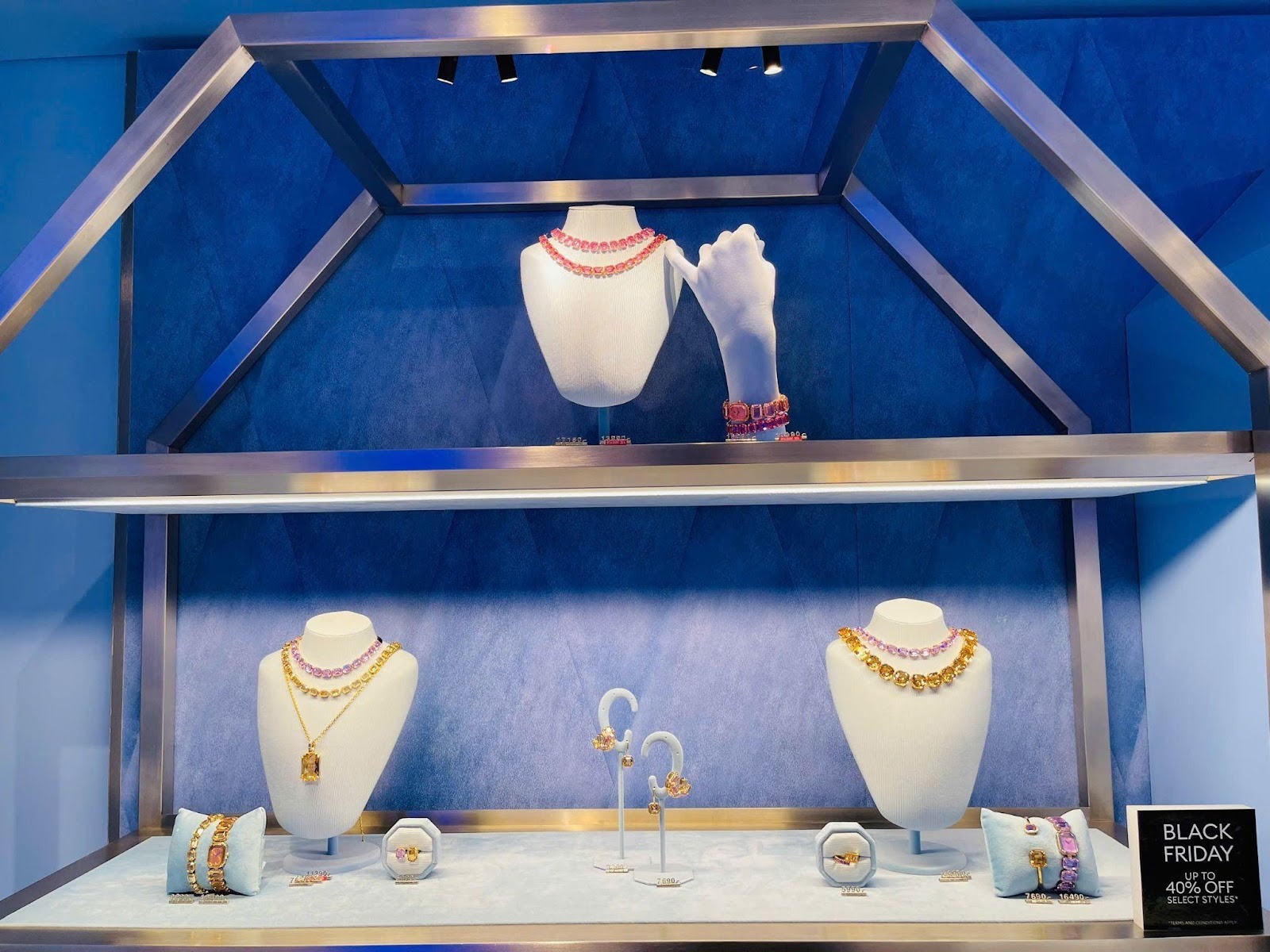 image023-ngoisaovn-w1600-h1200 0 BLACK FRIDAY, ACFC