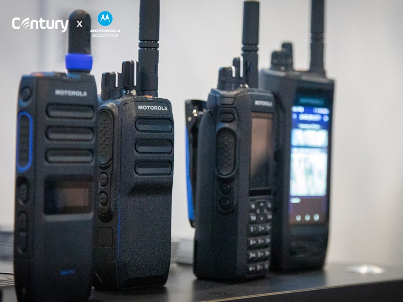 A group of walkie talkieAI-generated content may be incorrect.